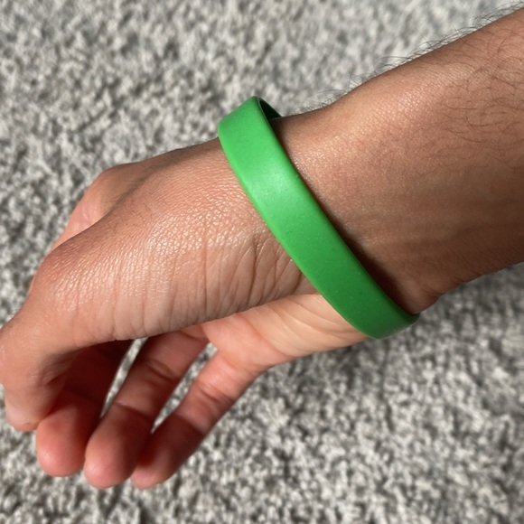Green “Spoiled” silicone band - Picture 4 of 17